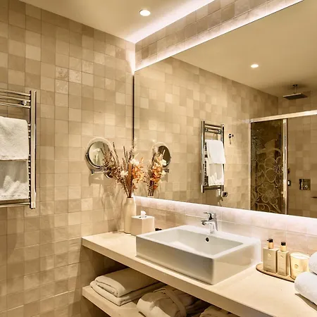 酒店 El Pilar Andalucia 4*