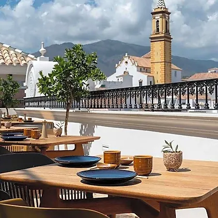 El Pilar Andalucia Hotell 4*