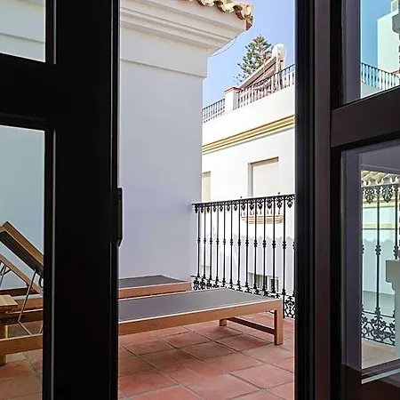 El Pilar Andalucia 호텔 4*