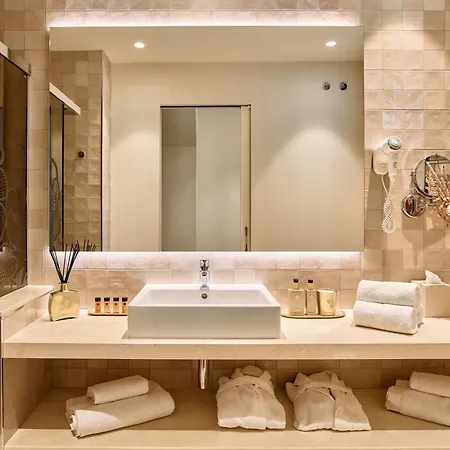 Ξενοδοχείο El Pilar Andalucia 4*